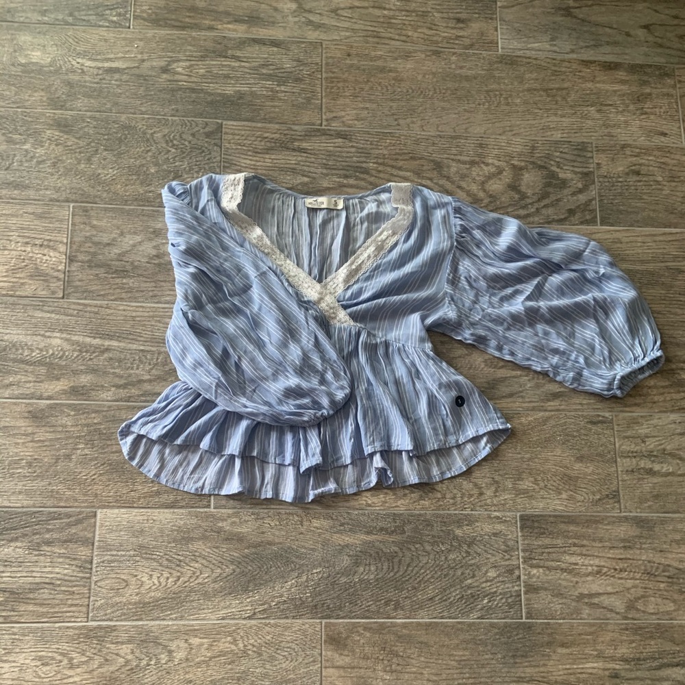 BRAND NEW hollister blouse